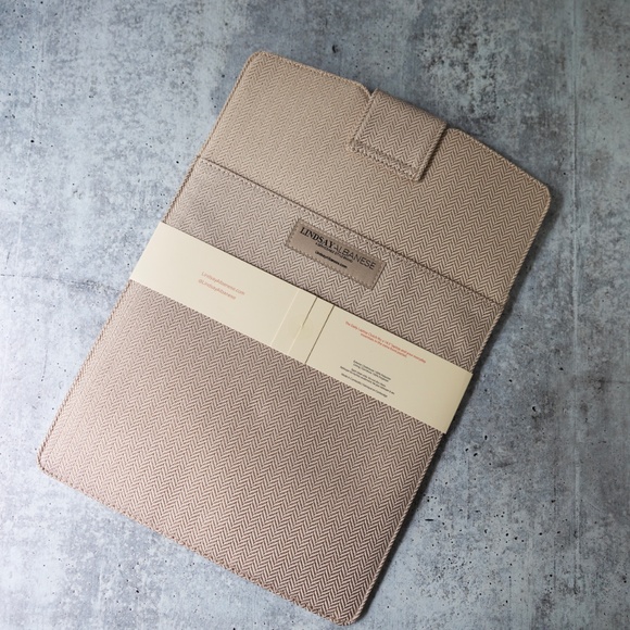 LINDSAY ALBANESE New Limited Edition Daily Laptop Clutch Sleeve Case 15 X 10.5 - Picture 2 of 5